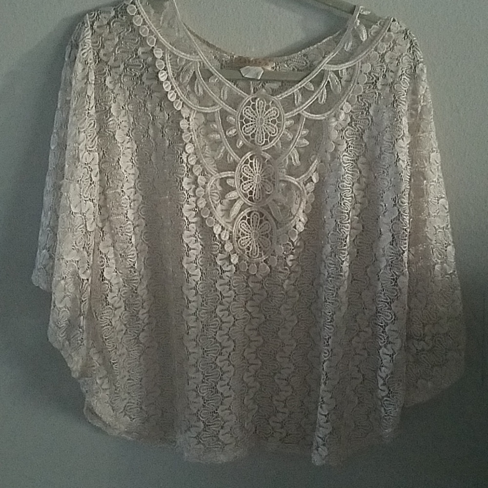 Women shirt. Gently worn, great condition
